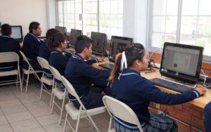 Se-habilitan-aulas-de-medios-en-dos-bachilleratos-de-la-ciudad-de-Puebla