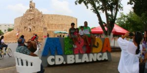 23 Julio 2017 Local Fotos de turistas en el Monumento a la Patria Foto Carlos De La Cruz